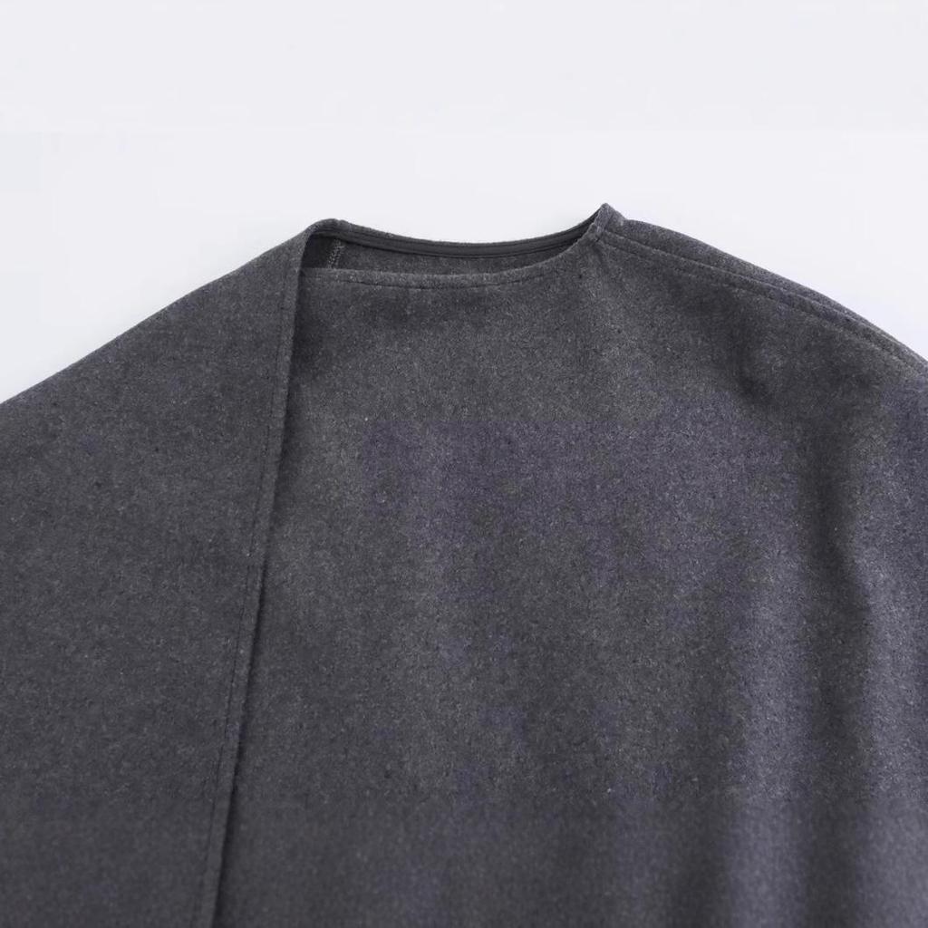 European & American Women's Autumn/Winter Cloak: Chic Long-Sleeve Wool Coat with Fashionable Design