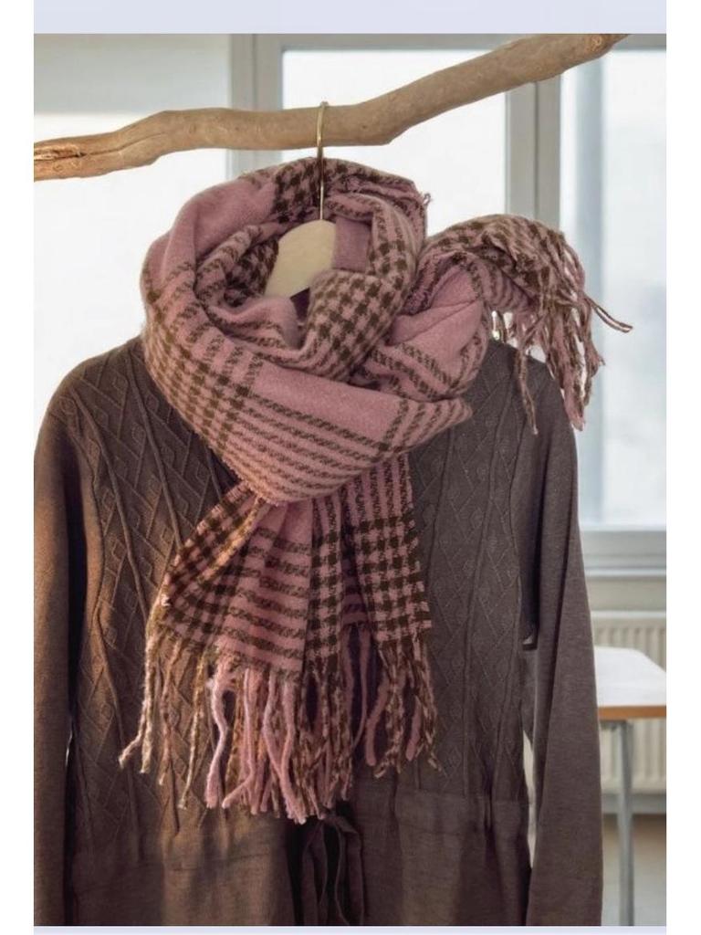 Blue Plaid Tassel Scarf: Versatile Warm Neck Warmer for Women & Couples - Autumn/Winter 2025