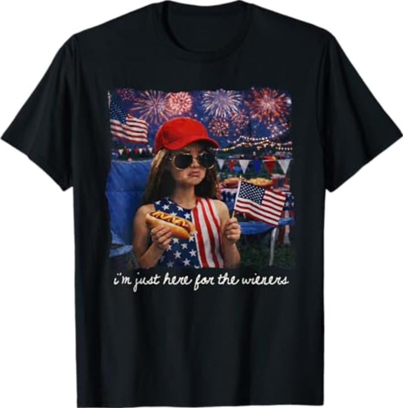Just Here for The Wieners Funny 4th of July Girl Face Meme T-Shirt S
