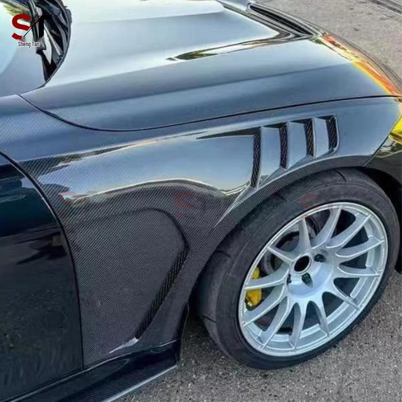 BMW M4 F82 Carbon Fiber Fender Flares Body Kit
