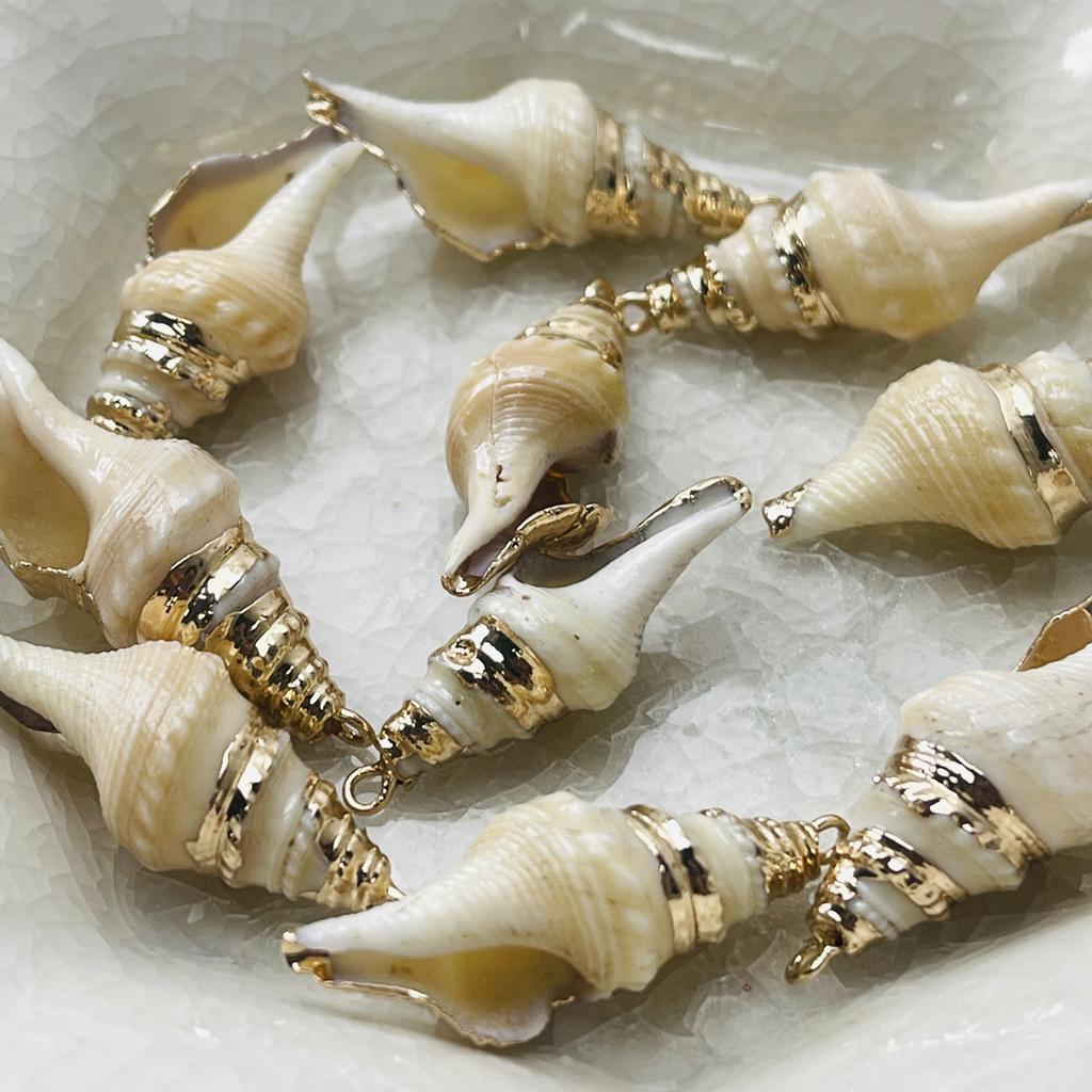 10Pcs, Natural Shell Conch Zinc Alloy Golden Edge Pendant Charms for DIY Necklace Accessories, Creative Jewelry Making, Bachelorette Party Favours