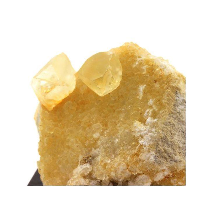 Pierres et Minéraux. Calcite. 705.5 ct. La Sambre Quarry, Landelies, Belgique.
