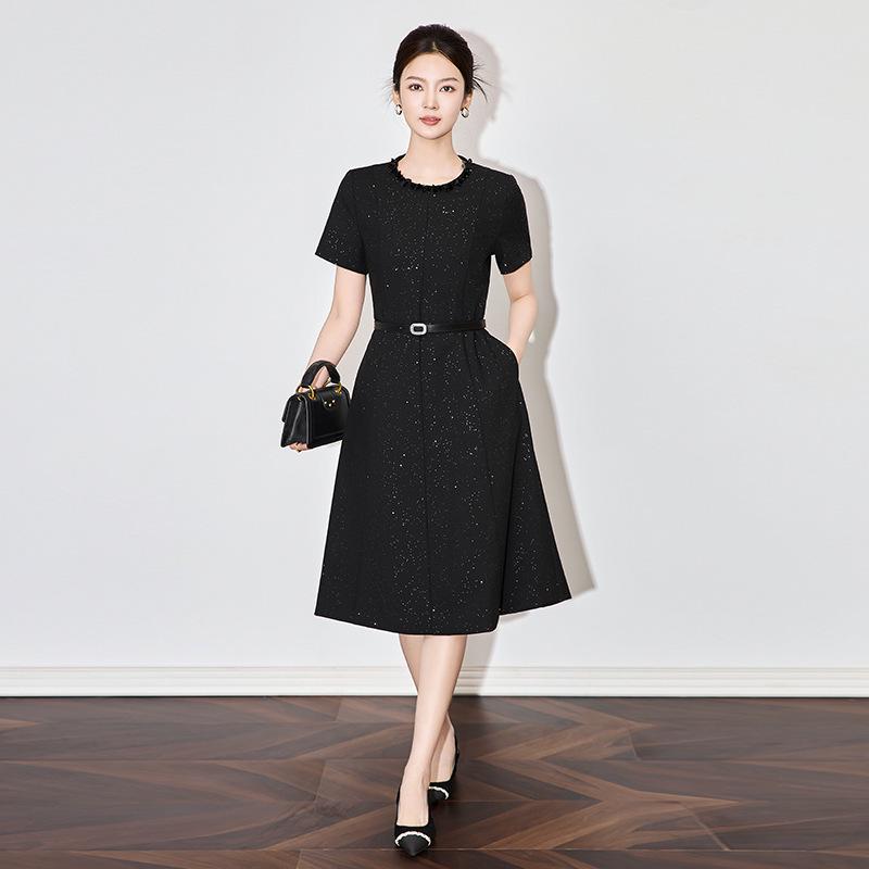 Элегантное женское весеннее платье с серебристым бисером и пайетками S