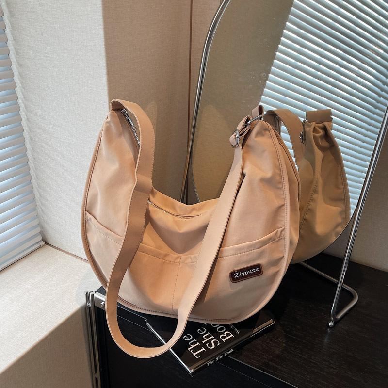 Casual Large-capacity Bag Female Student Class Commute Shoulder Armpit Bag Niche Versatile Messenger Dumpling Bag