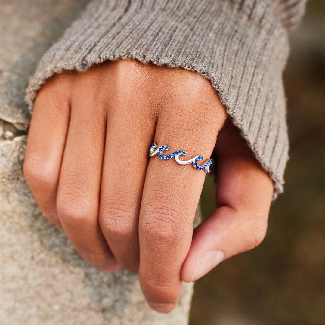 S925 Sterling Silver Water Wave Ring for Women - Elegant, Modern, Minimalist European/American Style. Size 6 платиновый