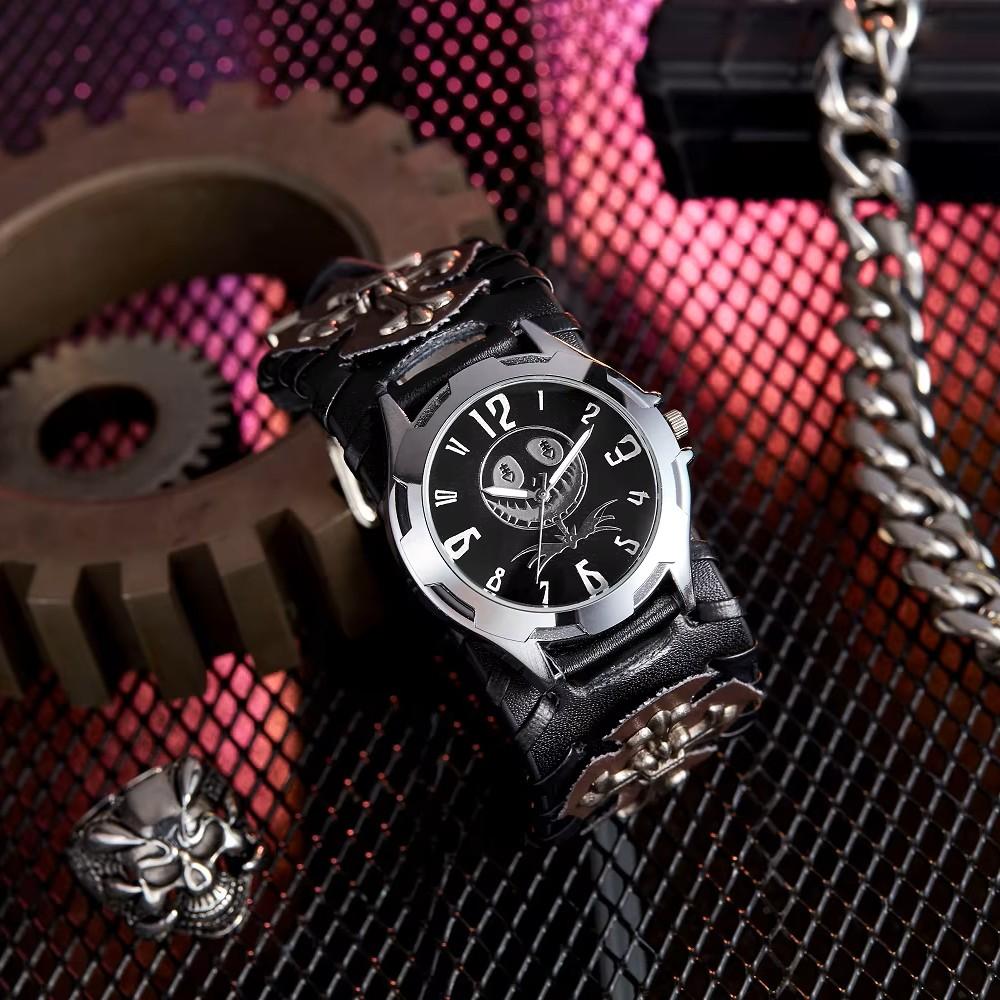 Retro Vintage Street Hip Hop Punk Rock Gothic Biker Uhr Quarz Stud Wasserdicht Männer PU Leder Armband Niet Ghost Skull Halloween