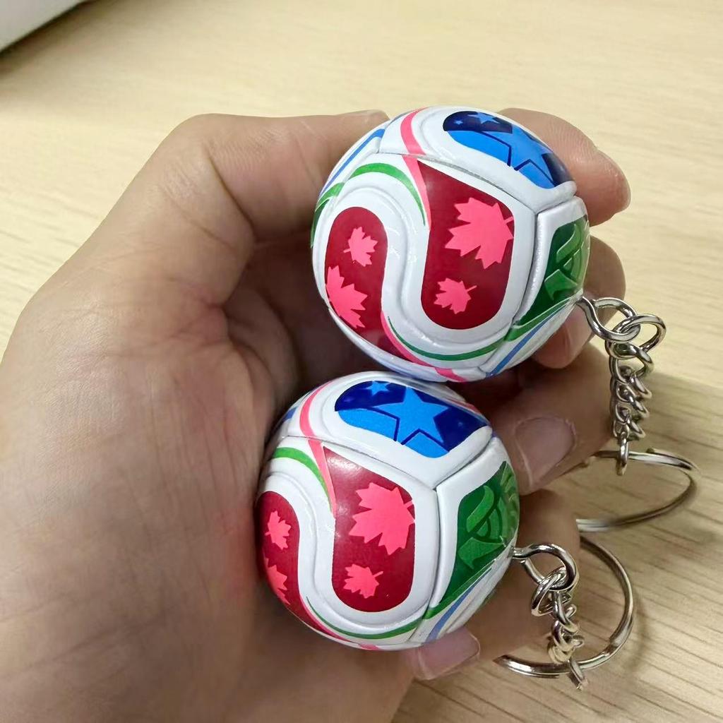 מחזיק מפתחות מזכרת כדורגל מעור PU תלת-ממדי, 1 יחידה, תליון לתיק, אביזר אוהד כדורגל יוניסקס, מתנה לחבר, חדש 2026