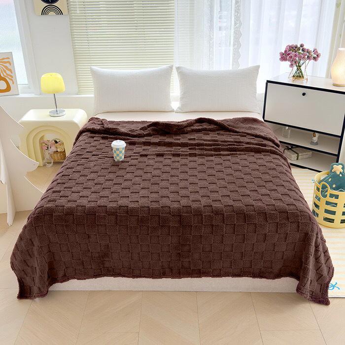 Checkerboard 3D Jacquard Taffeta Plush Blanket – Lightweight Sofa Cover/Office Nap and Air-Conditioning Blanket