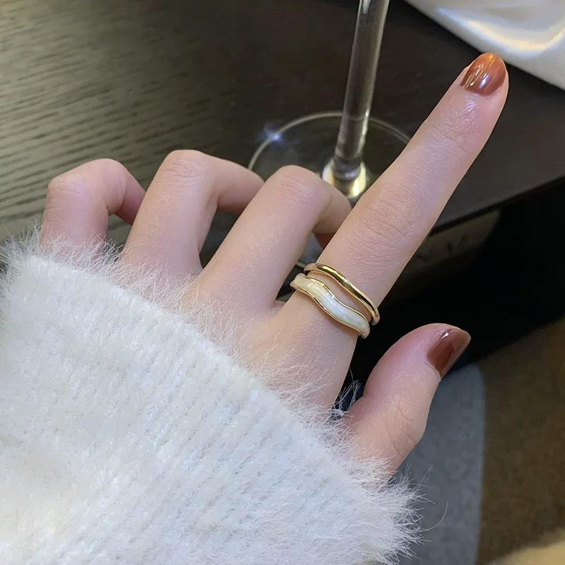 Niche Double-Layer Hollow Index Finger Ring with High-End Drip Oil Design: Trendy and Fashionable Statement Ring