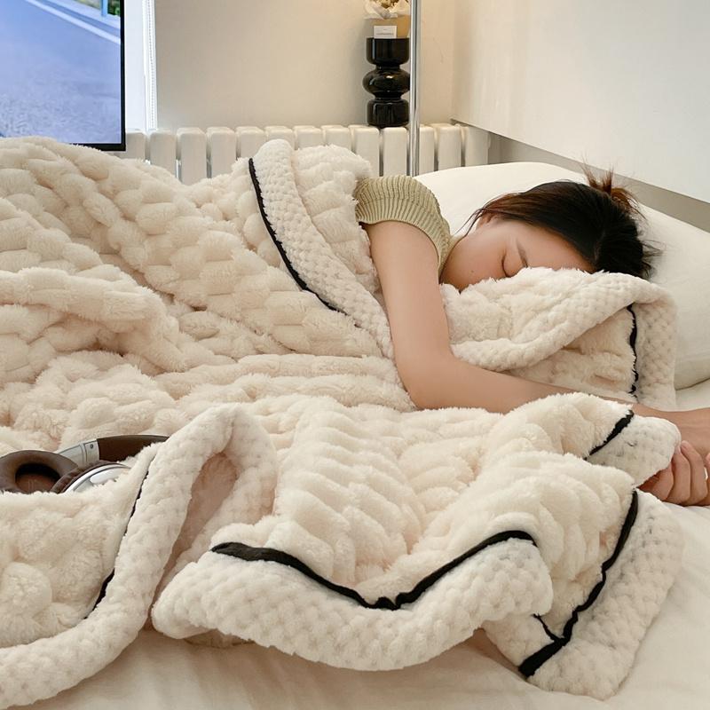 Carved Velvet Warm Autumn Winter Blanket for Bed Home Soft Fluffy Sofa Blanket Cozy Warmth Coral Flannel Sofa Cover Blanket Nap