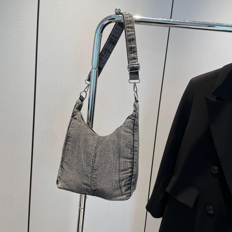 

2025 autumn new design cloth material fabric oblique span bag new casual fashion simple small fresh shoulder bag чёрный