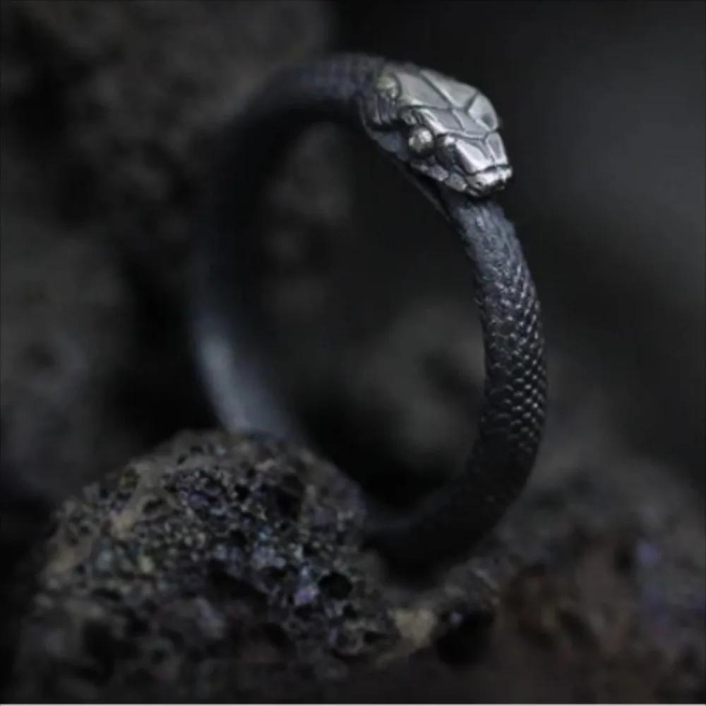 Dark Pioneer Retro Gothic Punk Black Articulated Snake Ring Personalized Street Niche Creative Trendy Fashion Party Gift Zircon