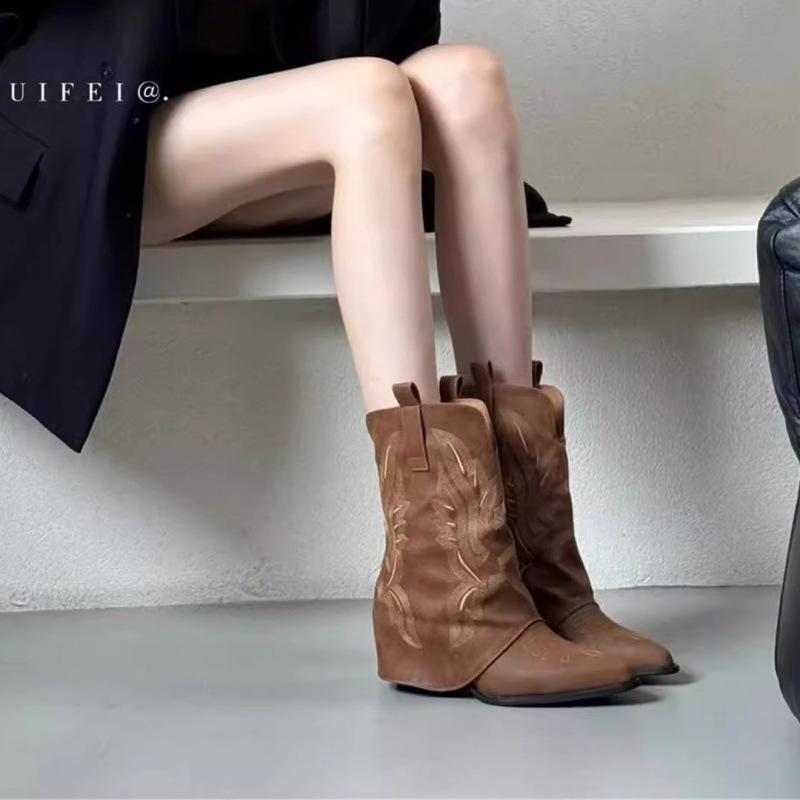 South Korea's new autumn and winter retro high heels French pointed short boots Western knight cowboy boots