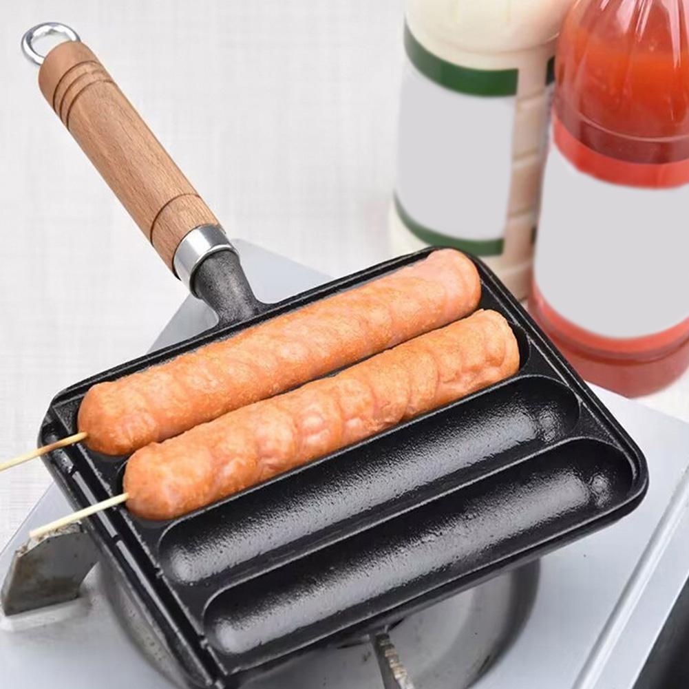 Iron Pre-Seasoned Pot Non-Stick Pot for Grilled Sausage with Wooden Handle Pre-Seasoned Grilled Sausage Pot Sausage Fry Pan