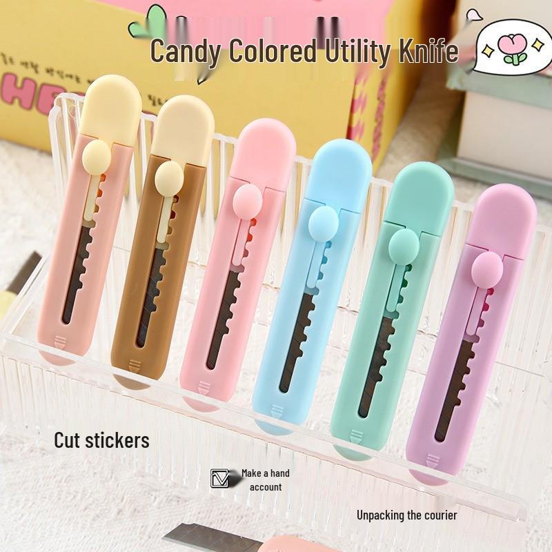 

Bear Art Knife - Cute Cartoon Student Office Paper Cutter (Portable and Compact)