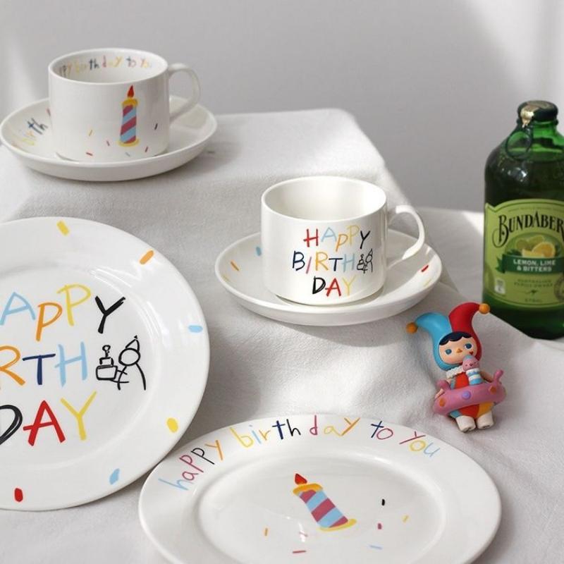 Koreanischer Cartoon Handgezeichnete Tasse Alles Gute zum Geburtstag Keramik Frühstückstasse Kuchenteller Niedliches Kaffeebecher und Tellerset Als Geschenk