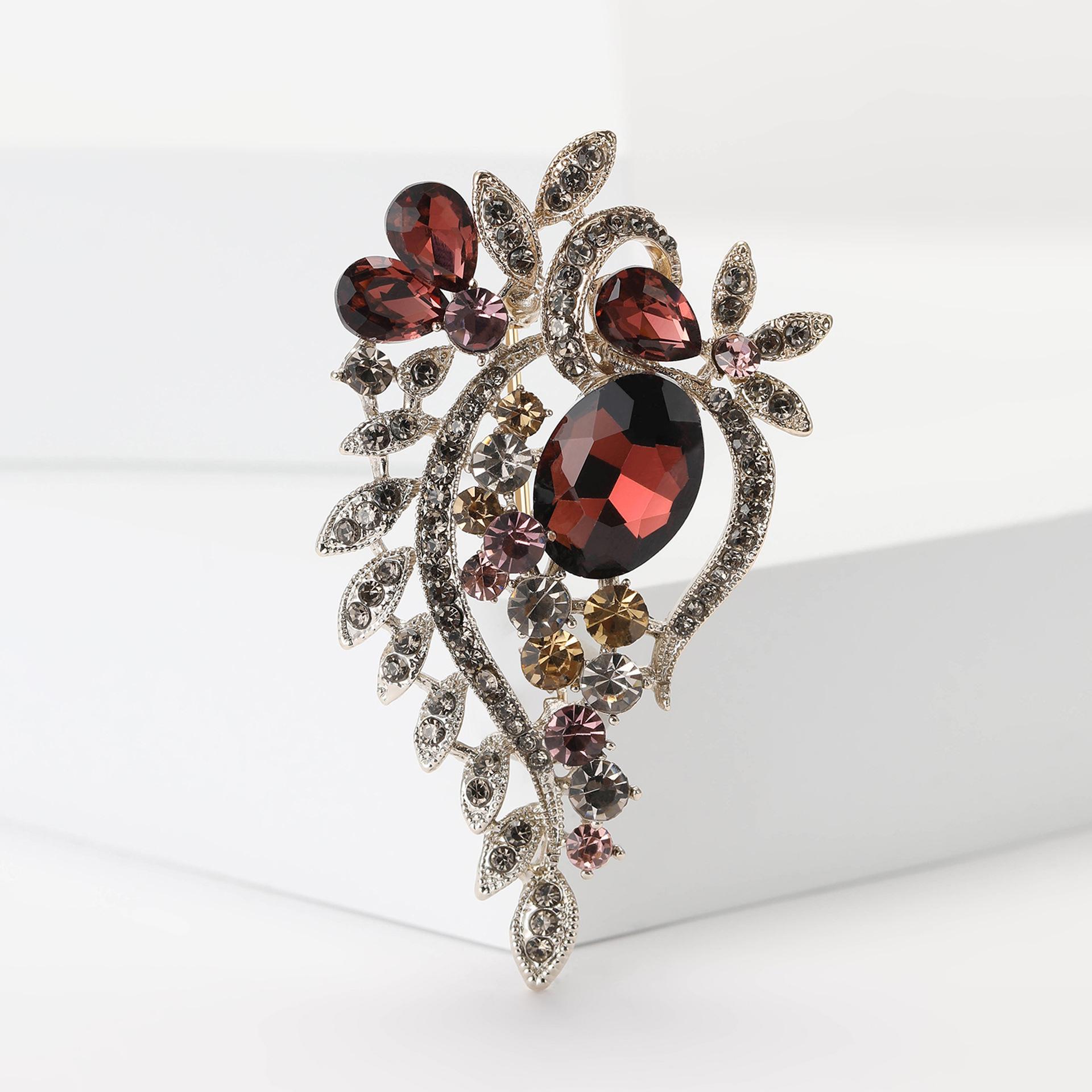 

Европейско-американская классическая хрустальная брошь для женской моды - Высококлассная эффектная булавка-корсет