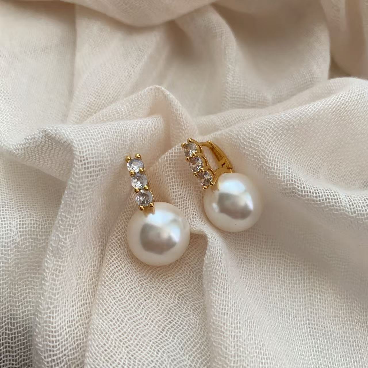 Niche Ankola Red Zircon Square Pearl Stud Earrings Niche Design Earrings French Light Luxury High-End Earrings