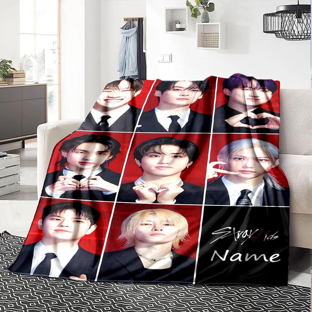 Personalisierte Decke im Stray Kids-Design - Perfekt für Sofa, Bett, Reisen & Outdoor | Maschinenwaschbar, Gemütlich & Langlebig.