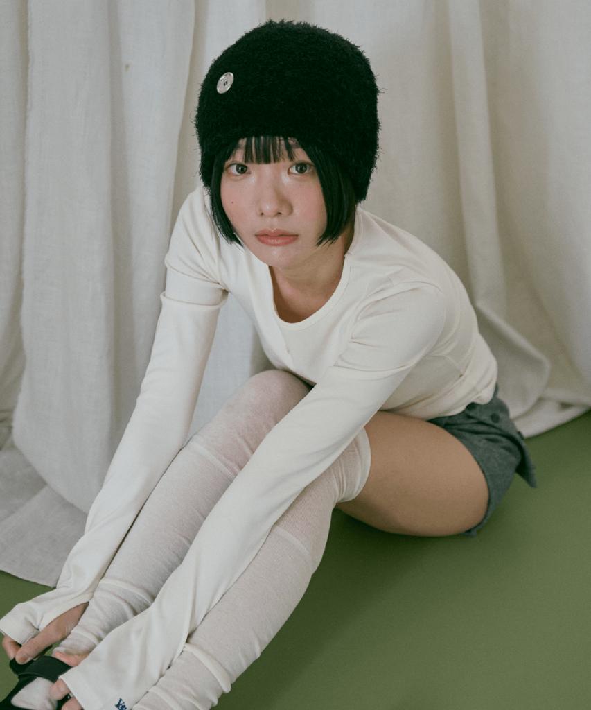 Aiseiyeleu Yerr Button Beanie (Black)