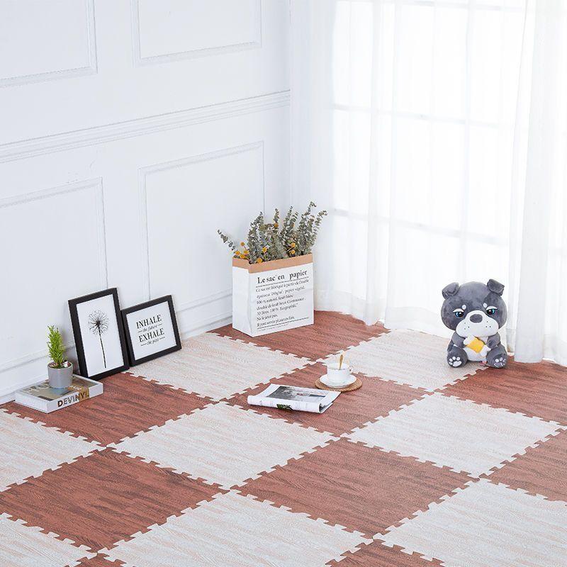 16 Stück Weiche Holzmaserung Schaumstoff Verriegelnde Bodenmatte 30x30cm Zusammensteckbare Schutz-Bodenmatte für Schlafzimmer Wohnzimmer Heimdekoration Teppich