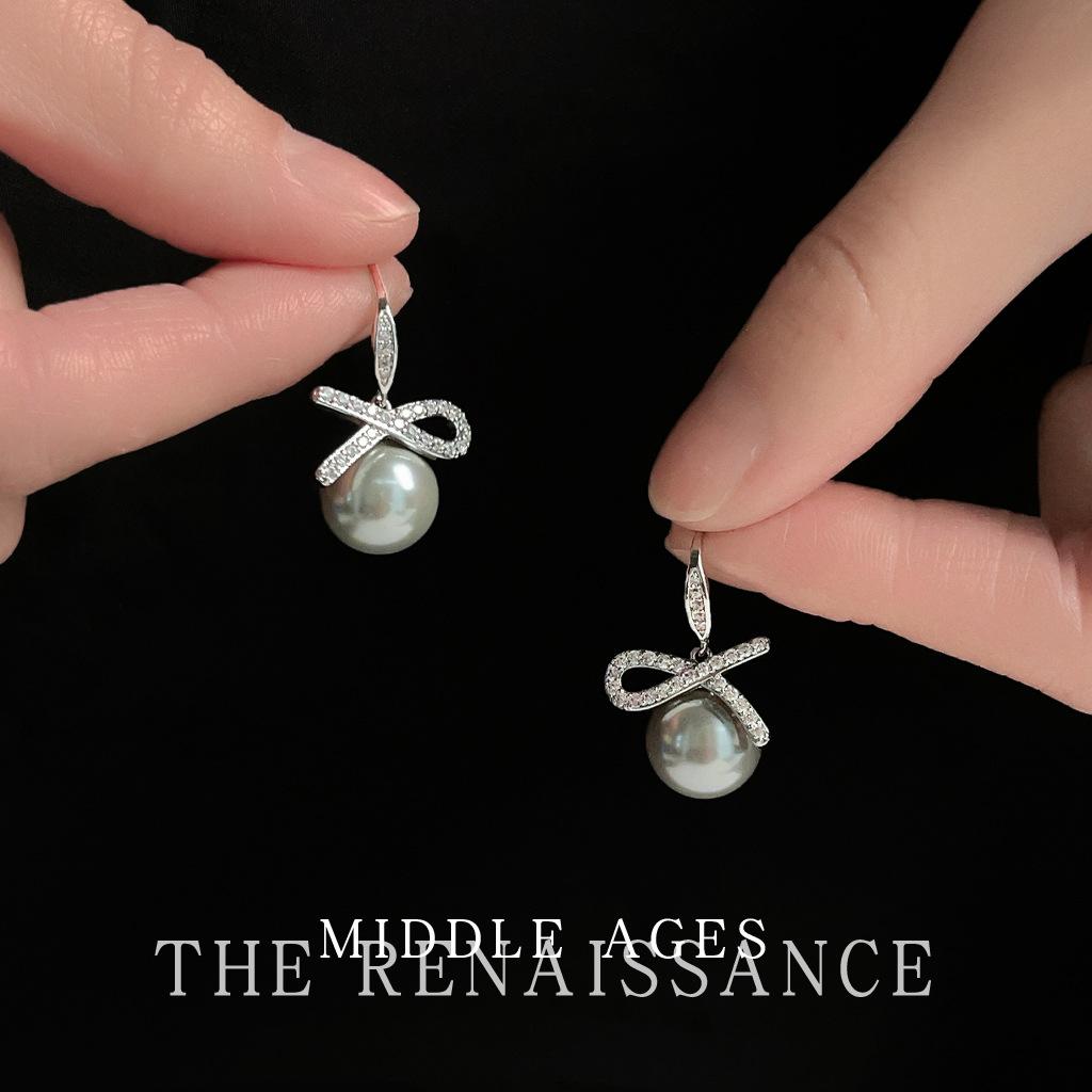 

Real Hemp Grey~ Medieval Pearl Zircon Bow Earrings French Earrings Ear Jewelry