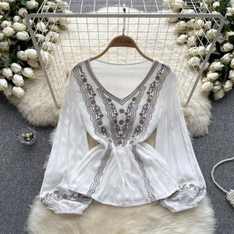 Spring Fashion Ladies Crochet Blouse Embroidered Lantern Sleeve Retro Ethnic Style Short Top Blusas