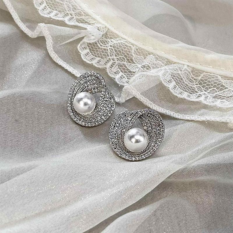 Zircon Geometric Pearl Stud Earrings Autumn and Winter Retro Elegant Earrings Temperament Earrings Women