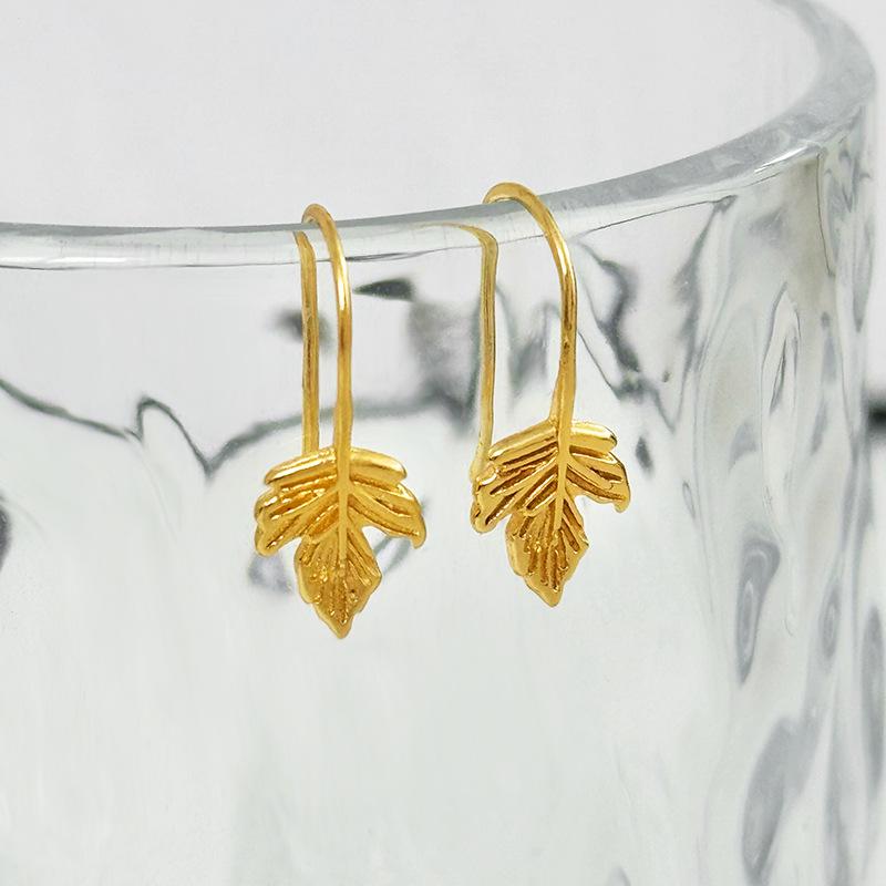 Maple Leaf Autumn Earrings: Elegant Studs for Women – Fresh, Unique Design