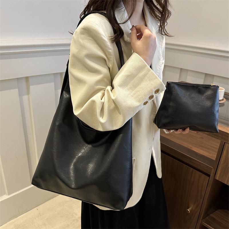 fashion soft leather texture portable shoulder bag women's simple commuting large capacity retro casual child and mother bag