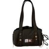 Design A Simple and Fashionable Shoulder Bag for Commuting and Shopping, with The Strap Placed Under The Arm.
