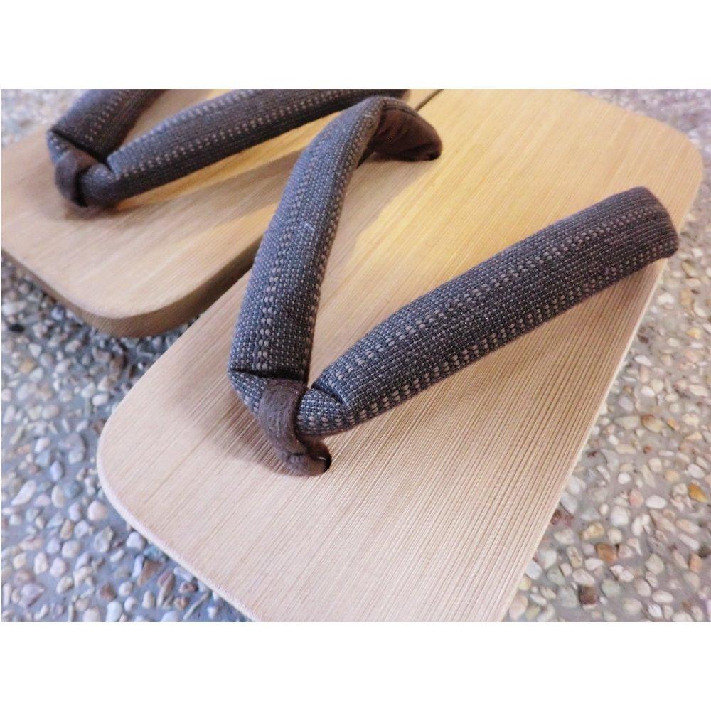 Kiso Nezuko Geta: Men's Two-toothed Sandals with Brown Stripes, a Traditional Craft Made in Japan, Carrying on 300 Years of Tradition