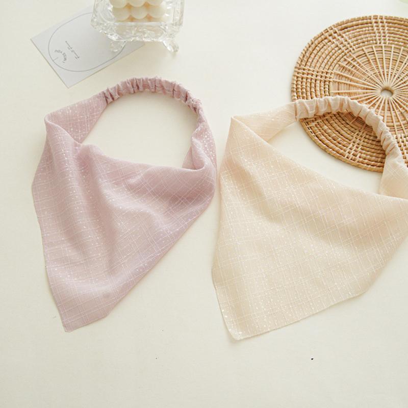 1Pieces Sweet Floral Headscarf Vintage Silk Fabric Triangle Bandanas Hair Scarfs Mountaineering Scarf Christmas Gifts
