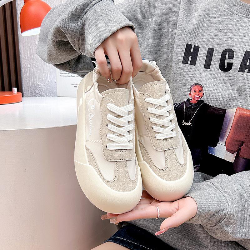 Neue atmungsaktive Schuhe Damen Casual Board Schuhe dicke Sohle vielseitige Schuhe