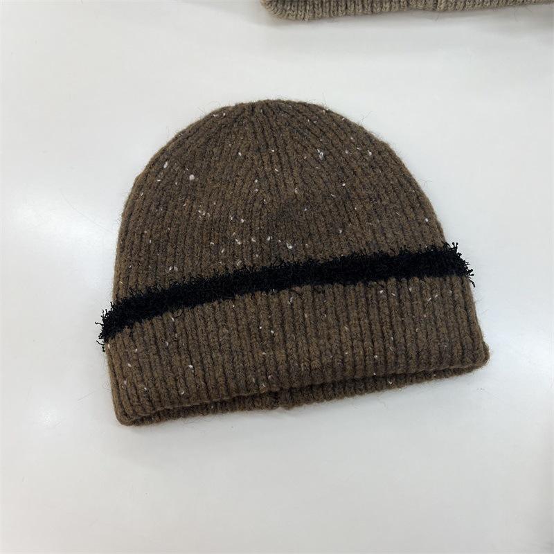 New autumn and winter big head circumference warm thickened knitted hat striped face small wool hat women