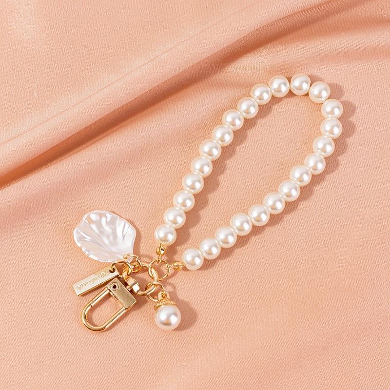Cute Pearl Keychain for Women Girls Shiny Pearl Bead Shell Phone Bag Backpack Charm Accessory Car Key Key Chain Pendant Gift
