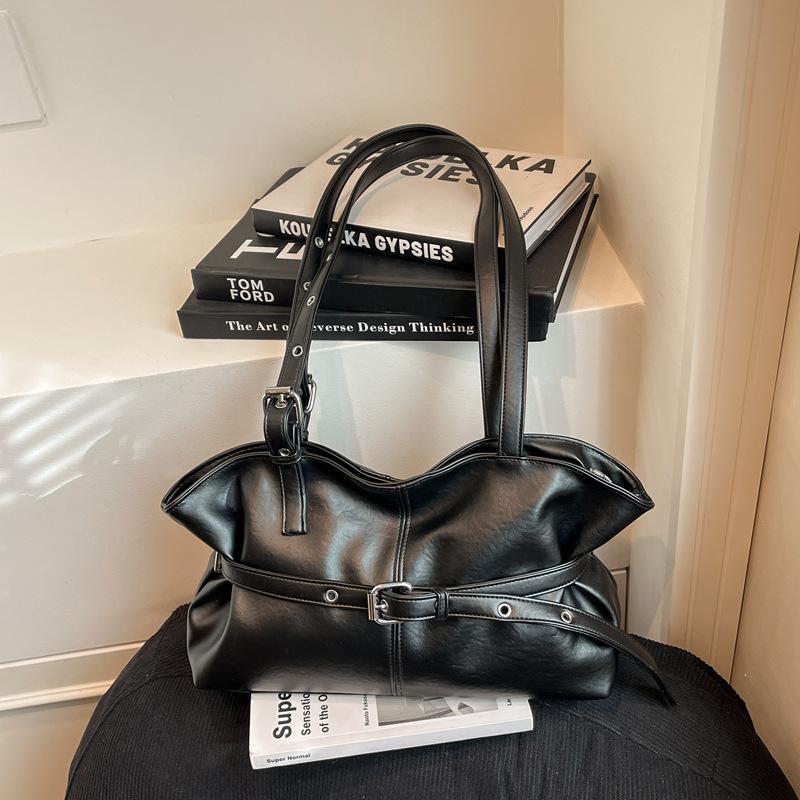 Elegant and stylish large-capacity bag for women2026New Spring and Summer Commuting Shoulder Bag, Popular Handheld Tote Bag