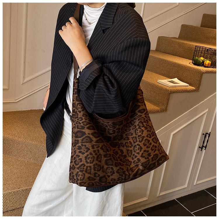 Leopard Print Retro Bag Women's Large-capacity New Autumn and Winter Leisure Single Shoulder Child and Mother Bag Commuter Dumpling Bag