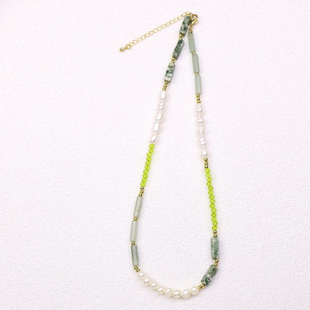 Elegante, unregelmäßige Perlen- und Kristallkette – Neuer chinesischer Stil, schicker und hochwertiger Schmuck für das Schlüsselbein.