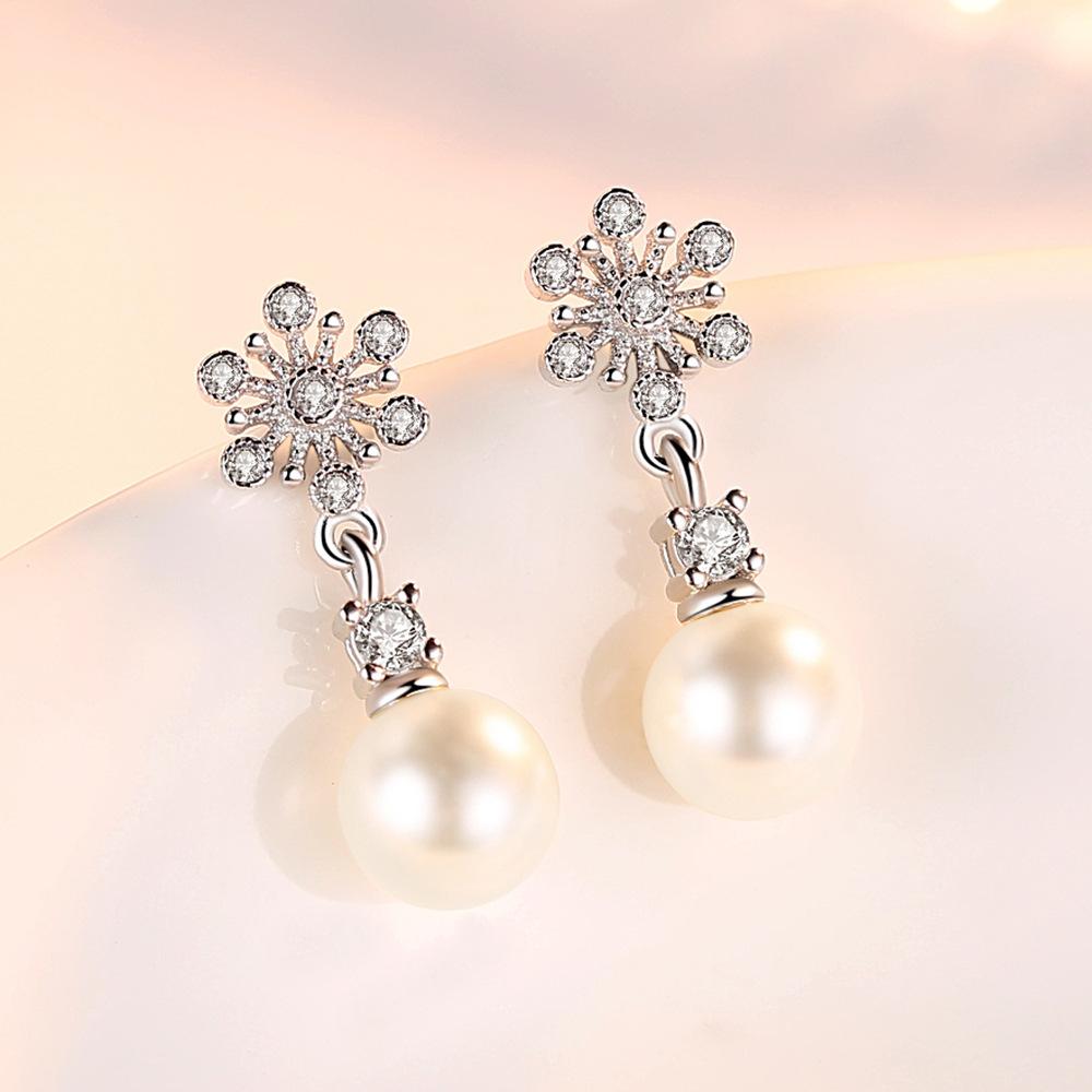Ladies Elegant Zircon Snowflake Pearl Eardrop Earrings