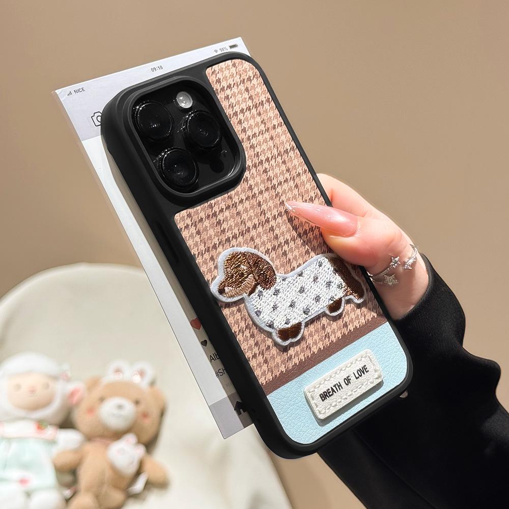 Autumn and winter ins dachshund dog leather pattern mobile phone case for Apple 17Promax protective case iPhone15/16/14