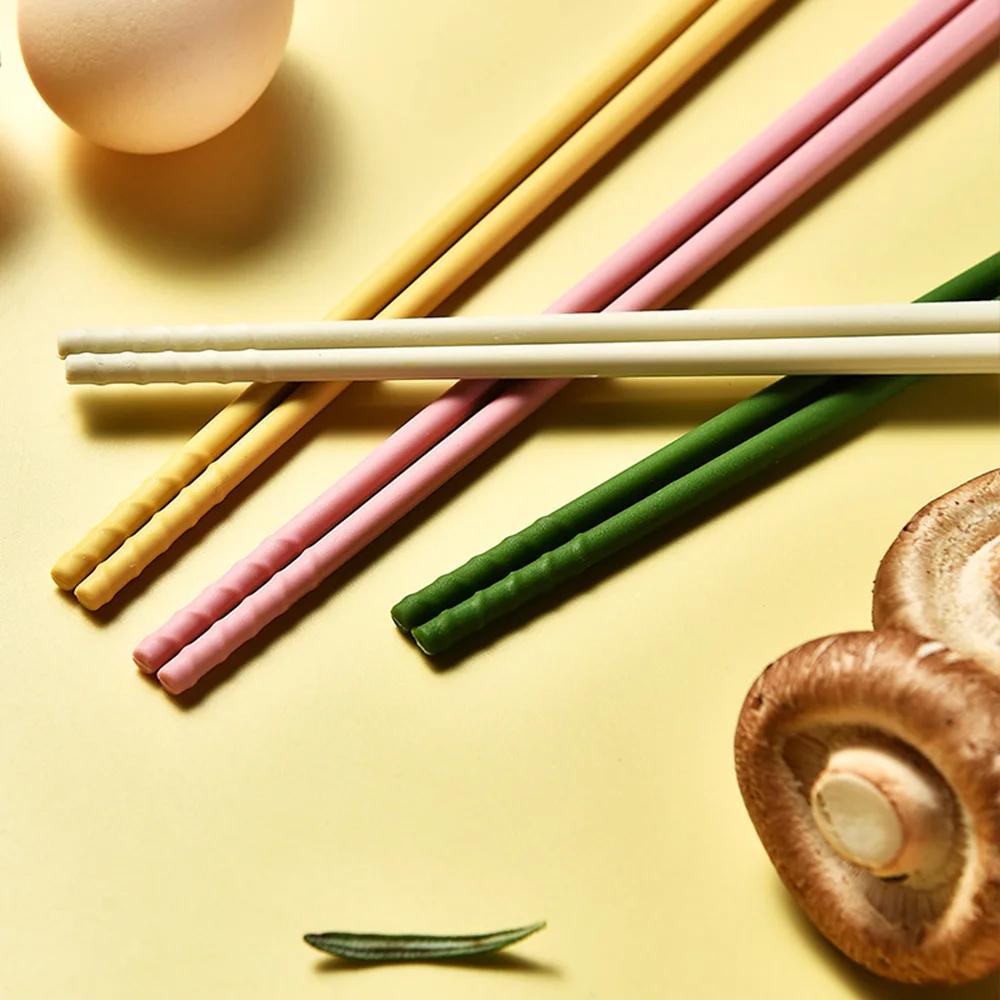 8Pcs Colorful Silicone Cutlery Set Sushi Sticks Dinner Spoon Set Dinnerware Korean Chopsticks Dessert Spoon Flatware Set