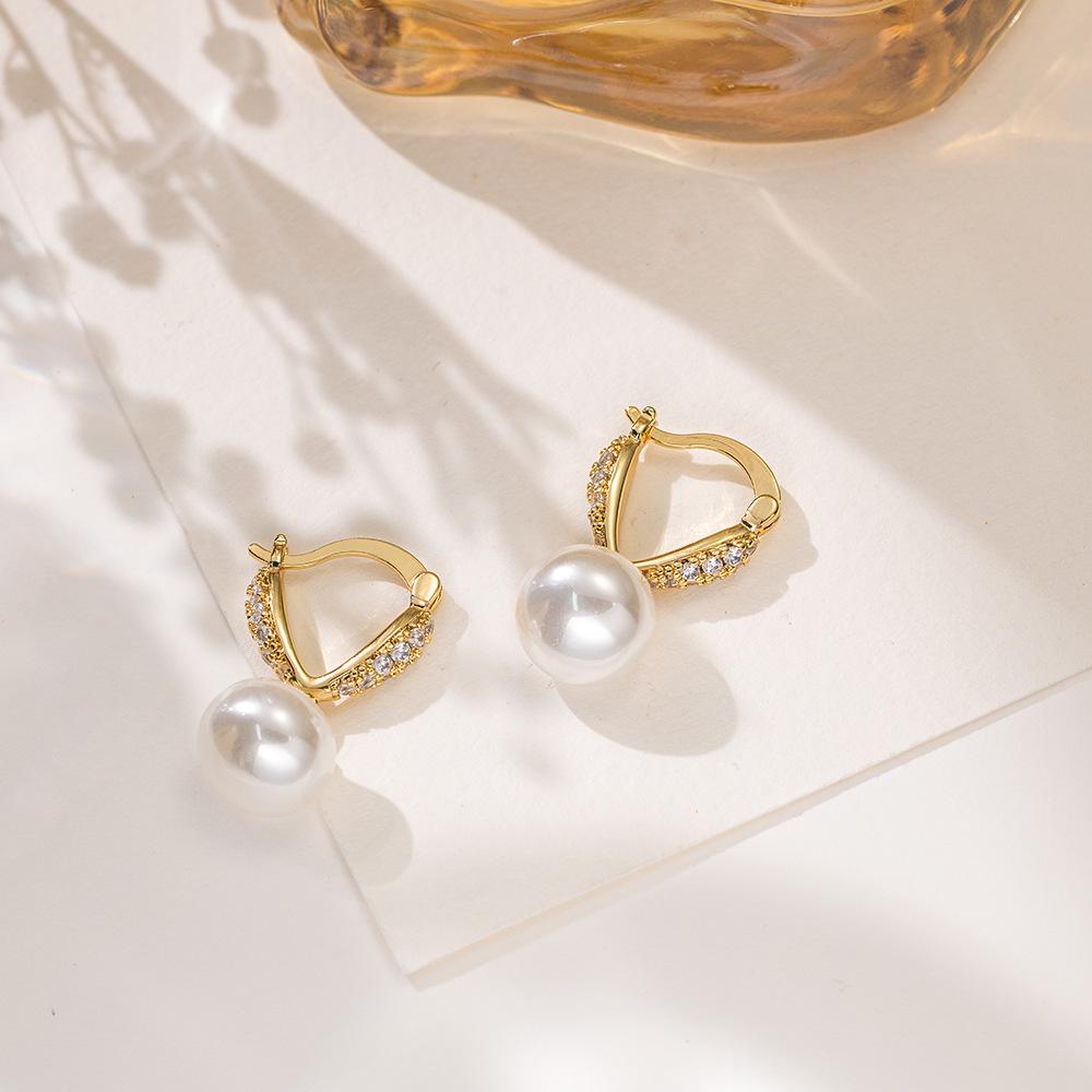 Elegant Niche Design Pearl Circle Dangle Earrings