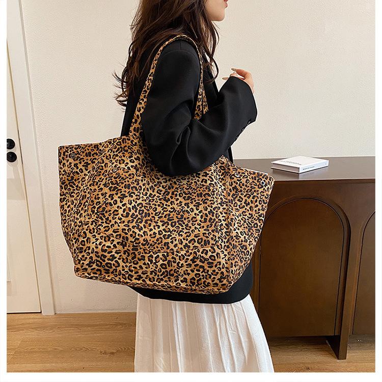 Leopard Print Canvas Tote Bag for Women Spacious Handheld Shoulder Purse Trendy Casual Commuter Handbag CLE