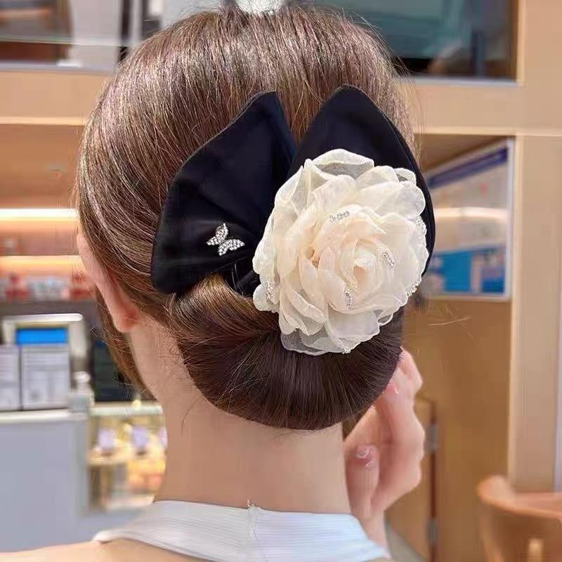 New Tea Flower Lazy Twist Comb Hair Accessory with A Bow-shaped Decoration for The Back of The Head, Suitable for Wavy Hair.