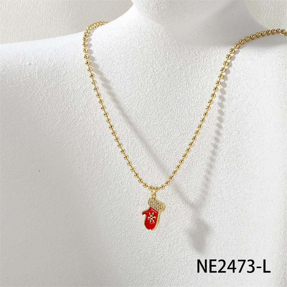 Weihnachtskollektion: Perlenkette mit Anhängern von Baum, Schneemann, Weihnachtsmann, Rentier, Kranz, Handschuhen und Socken