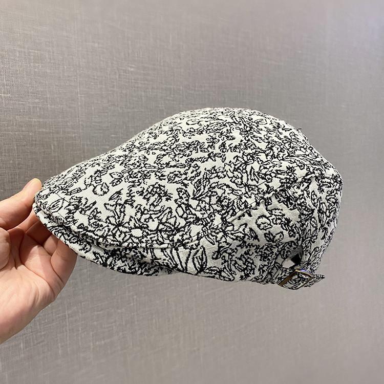 

Vintage Artistic Beret Hat For Women With Embroidery In Summer Style білий