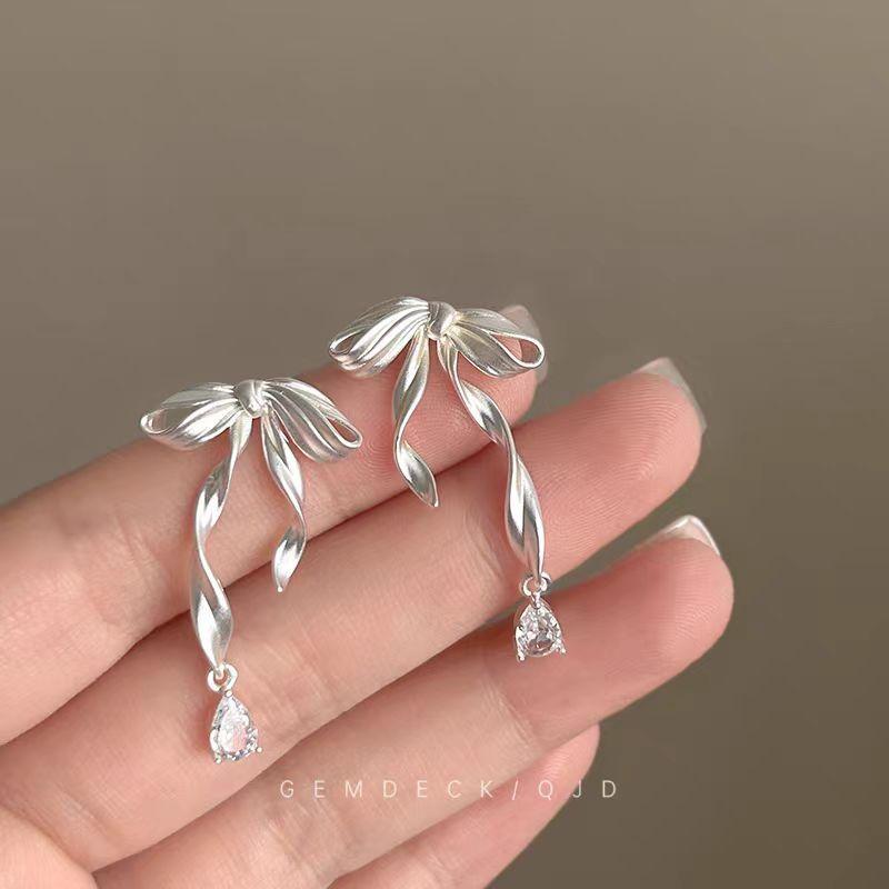 Bow Flower Zircon Stud Earrings Female Sweet High-End Temperament Design Earrings Niche Light Luxury Earrings