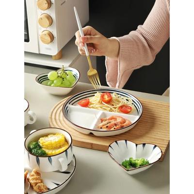 Japanese Ceramic Compartmentalized Plate Home Fruit Vegetable Dinner Plate Round Underglaze Separating Disc Tableware