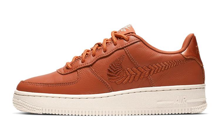 

Nike Air Force 1 Low Premium Embroidered Swoosh Gs AV0750-200 37.5